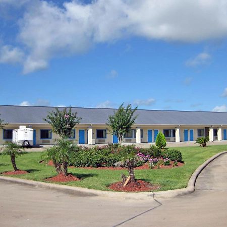 Relax Inn & Suites Angleton Buitenkant foto