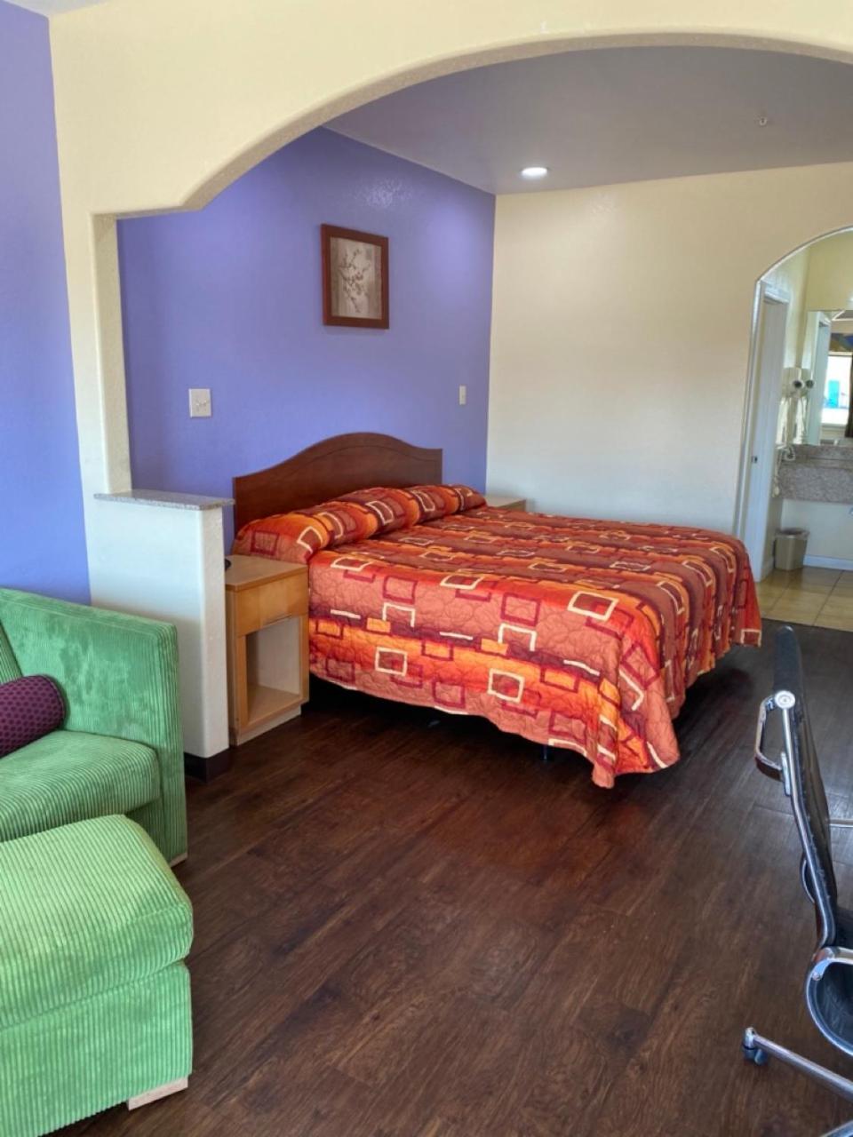 Relax Inn & Suites Angleton Buitenkant foto
